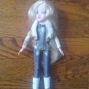Bratz Moxie Girlz Girl Doll Avery doll MGA